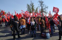 Firenze: Manifestazione GKn, oltre 20.000 in piazza