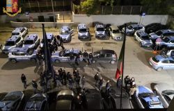 Droga nelle palazzine Ater, blitz della polizia, dieci arresti