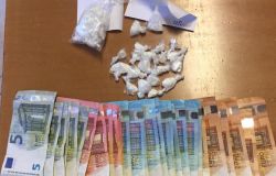 Roma, otto pusher in manette nel fine settimana, sequestrati 300 gr. di droga e circa 2 mila euro