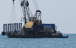 Liguria intervento posa cavo sottomarino per acque al largo