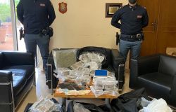 Colpo grosso della polizia, presi due pusher con 80 kg. di hashish e 1,5 kg. di cocaina