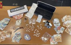 Pusher nel mirino della polizia, 15 arresti, 33 kg. di droga e 67 mila euro sequestrati