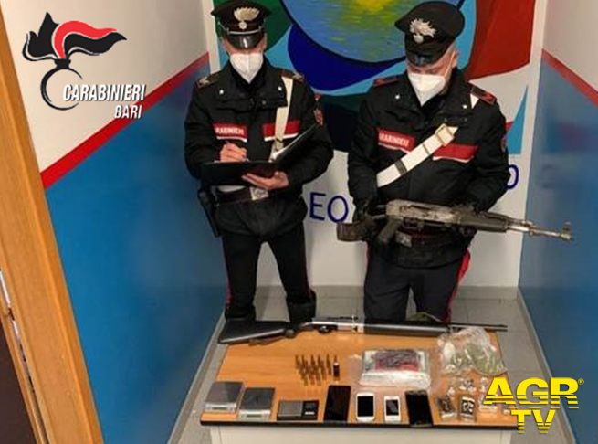 Carfabinieri Bari armi e droga sequestrate