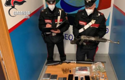 Carfabinieri Bari armi e droga sequestrate
