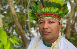 Roma, vuole salvare l'Amazzonia dalla deforestazione, Adriano Karipuna il leader indigeno al MAXXI