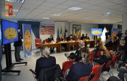 polizia consegna manuale rompiamo il silenzio