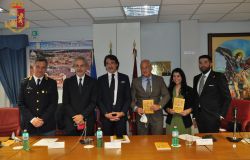 polizia consegna manuale rompiamo il silenzio