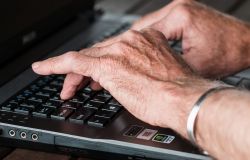 Campidoglio, formazione digitale per anziani, migranti e cittadini fragili
