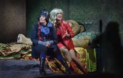 Manola commedia di Margaret Mazzantini, con Nancy Brilli e Chiara Noschese al teatro Parioli