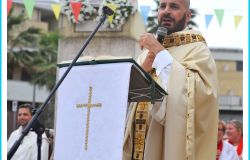 Ostia, Borghetto dei pescatori in festa per i 15 anni di Don Cosmo