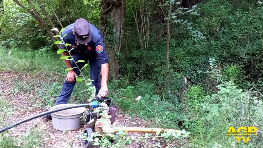 Carabinieri forestali la pompa utilizzata per captalizzare l'acqua