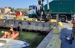 Fiumicino, pulita e bonificata la darsena del porto-canale