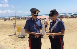 Carabinieri controlli ferragosto nelle spiagge