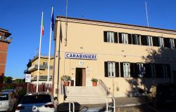 Monterotondo, padre e figlio ai domiciliari trasformano l'appartamento in un droga-shop