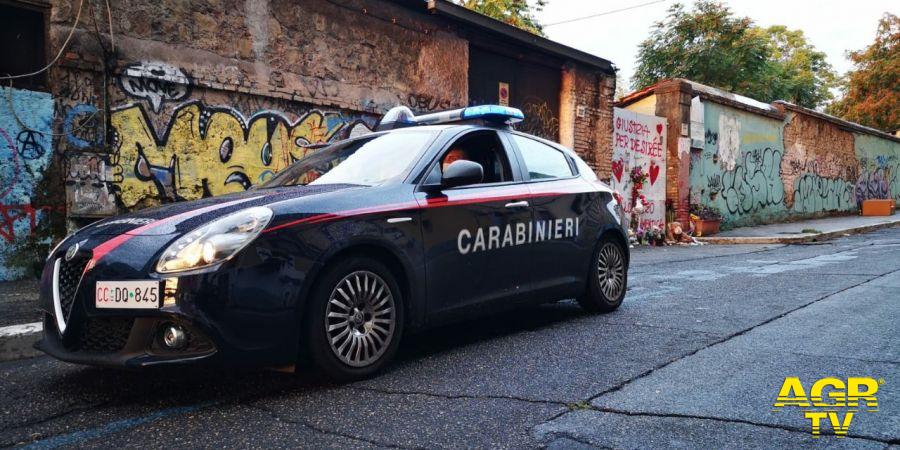 Carabinieri controlli in città piazza Dante Carabinieri controlli in città piazza Dante