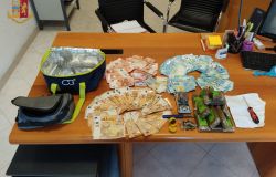 Roma, nella rete della polizia finiscono nove spacciatori, un pusher in moto preso dopo l'inseguimento