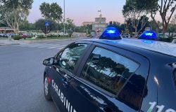 Roma, presa la rapinatrice armata con i cocci di bottiglia