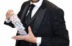 Arriva Il Battesimo della Bacchetta Magica al Club Magico Roma, che riapre le sue porte con un evento gratuito