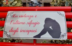 VIII Municipio, inaugurata la panchina rossa simbolo di vicinanza alle vittime di violenza