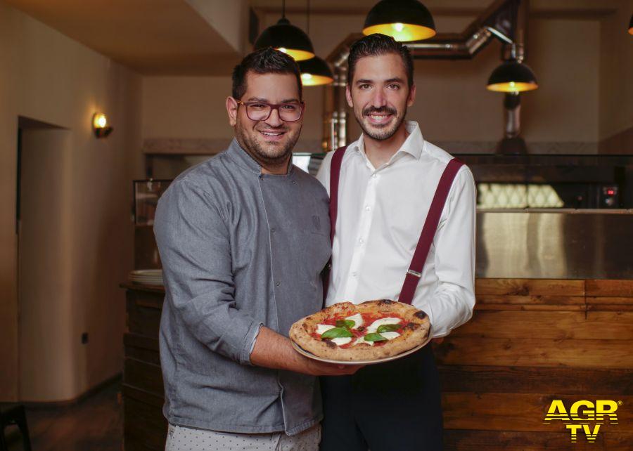 Manuel Maiorano e Cristiano Tirico con la loro meravigliosa...pizza