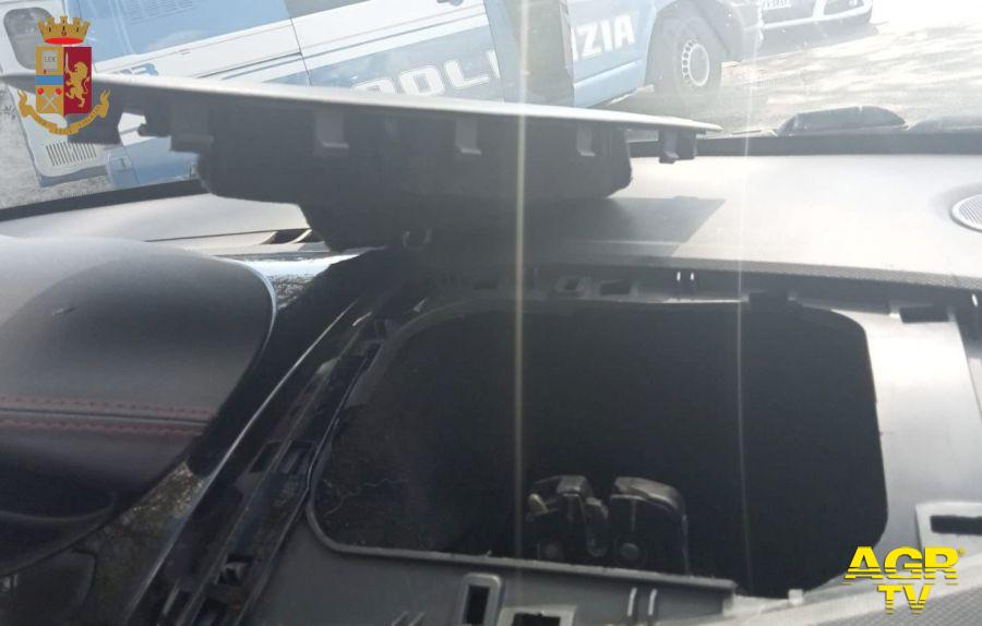 polizia nascondiglio droga in airbag