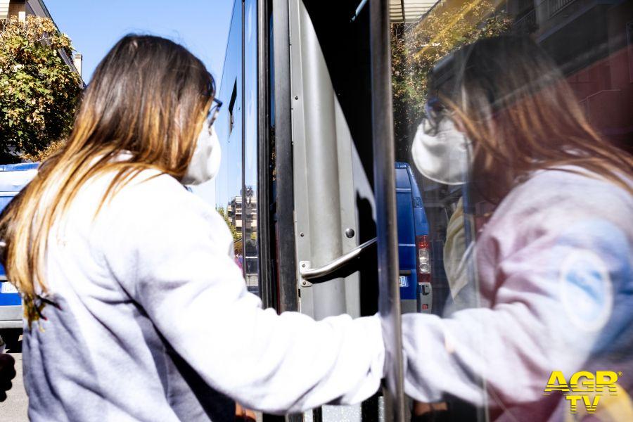 In autobus con gli amici progetto Fondazione Litorale per ragazzi fragili