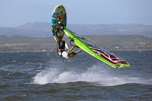 Windsurf, spettacolo in Sardegna