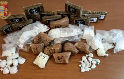 Droga, sequestrati 4 kg. di fumo marchiato Bank of Ganja, 22 pusher in manette a Roma