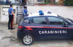 Picchiato, sequestrato per 18 ore e ridotto in fin dei vita a calci e pugni per affitti non saldati, fermati i componenti del branco