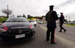 Pomezia, quattro arresti nel fine settimana, non si fermano all'alt inseguimento mozzafiato fino ad Aprilia, bloccati i due fuggitivi