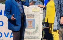 Aranova, una targa per lo scultore Gaetano Macera