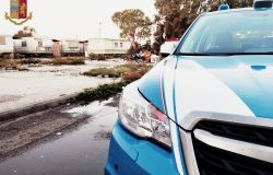 Roma, campo nomadi  via Salone, controllate decine di persone e veicoli, 11 persone accompagnate all'Ufficio immigrazione