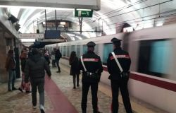 Roma, metropolitana a rischio borseggio, cinque arresti dei Carabinieri