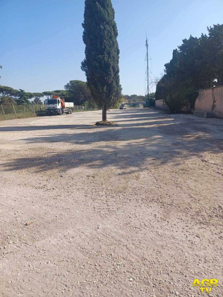 Ostia Antica il parcheggio antistante il cimitero Ostia Antica il parcheggio antistante il cimitero