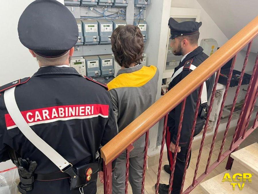 Carabinieri controlli allacci abusivi rete elettrica caseggiati popolari