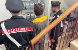 Rocca Cencia, case popolari, allacci abusivi alla rete elettrica e idrica, occupazioni di alloggi, sei denunce
