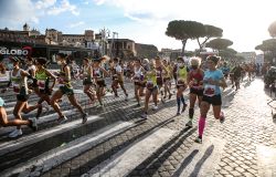 Roma, tutto è pronto per la mezza maratona nel cuore della capitale, il 13 novembre al via la Rome 21K-Ford Mustang