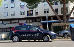 Tor Bella Monaca, nella casa occupata abusivamente nascondevano 700 gammi di cocaina, due peruviane in manette