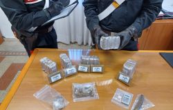 Ladispoli, droga nella scatola delle scarpe, sequestrati 3 kg.di hashish, due pusher in manette