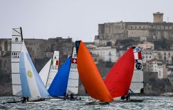 Vela, Campionato Italiano Classi Olimpiche senza vento, domani giornata decisiva per l'assegnazione dei titoli