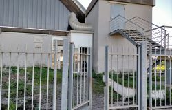 Fiumicino, chiudete quel cancello....al palaFersini, è pericoloso