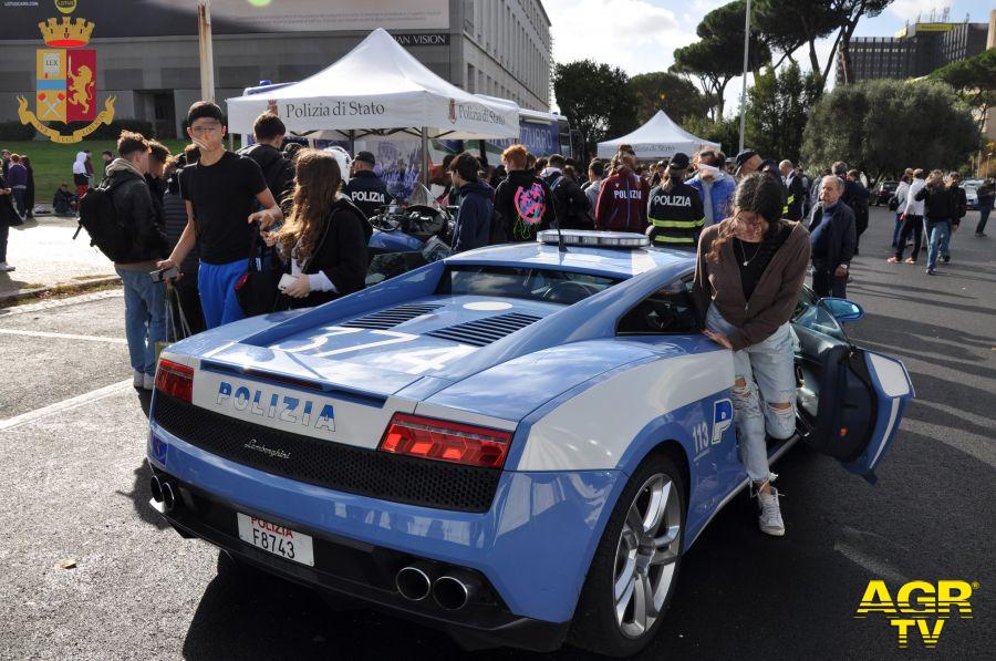 Polizia stradale esposizione Lamborghini