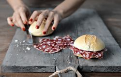 Nella Giornata del panino devi provare uno dei 700 salami della tradizione italiana