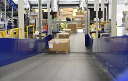 Fiumicino, il Centro Smistamento delle Poste pronto a gestire l'incremento di spedizioni del Black Friday e di Natale