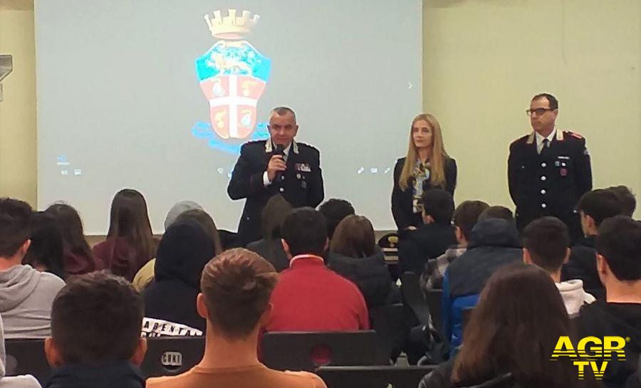 Carabinieri la conferenza con gli studenti