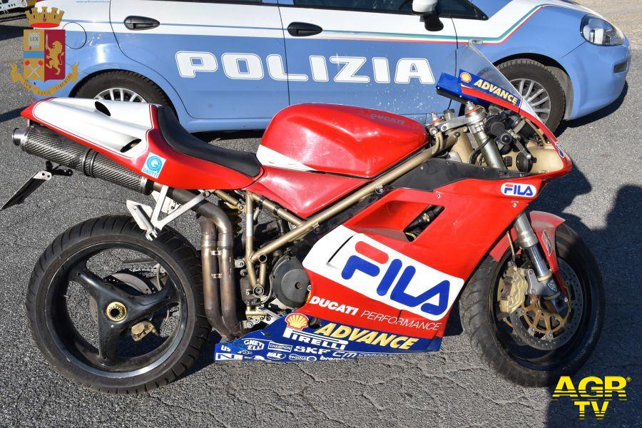 Polizia moto Ducati