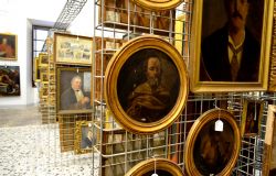 Prato-Palazzo Pretorio org­anizza due visite gu­idate straordinarie aperte a tutti,​ alla scoperta dei​ depo­siti​ del museo.
