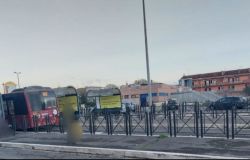 X Municipio, installate le barriere parapedonali ai capolinea dei bus, più sicurezza nel Tpl