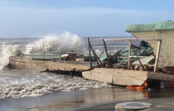 Ostia, ancora danni sul litorale per il mare grosso