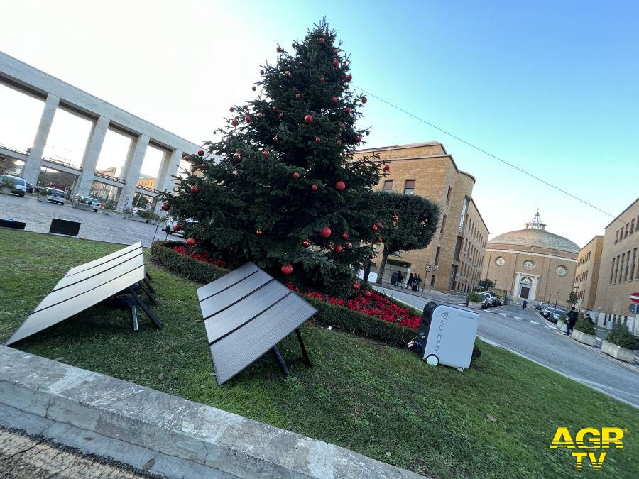 Albero di Natale alla Sapienza con pannelli solari